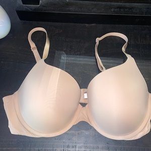 Victoria’s Secret T-shirt bra